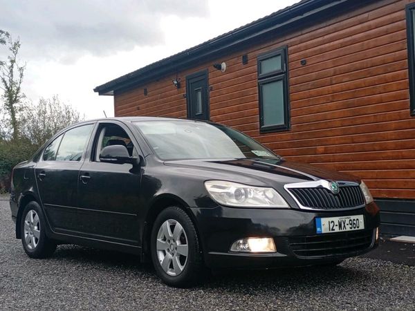 Skoda Octavia Saloon, Diesel, 2012, Black