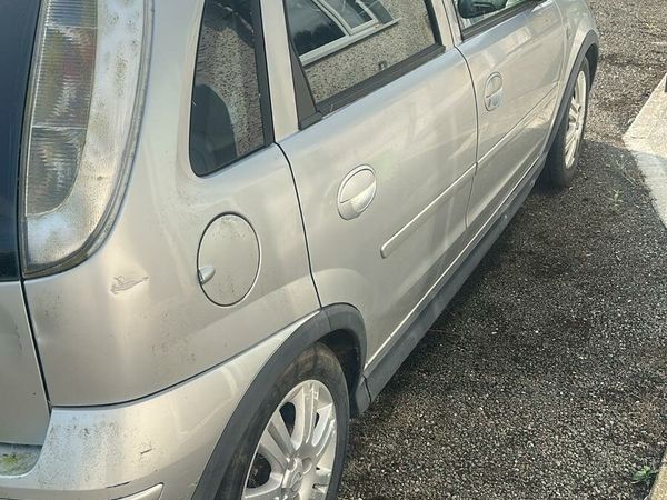 Opel Corsa Hatchback, Petrol, 2006, Silver
