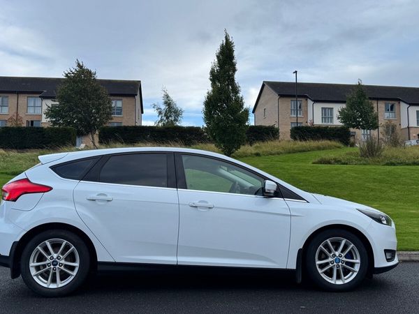 Ford Focus Hatchback, Petrol, 2015, White