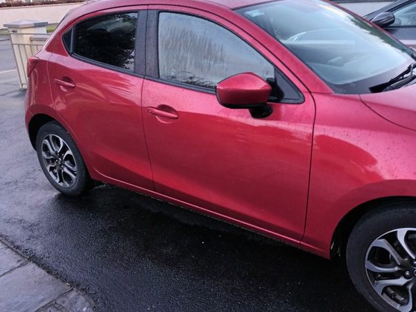 Mazda Mazda2 Hatchback, Petrol, 2016, Red