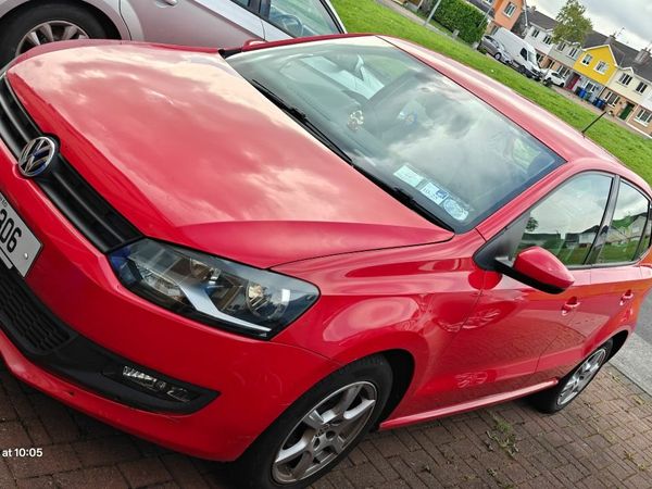 Volkswagen Polo Hatchback, Petrol, 2011, Red