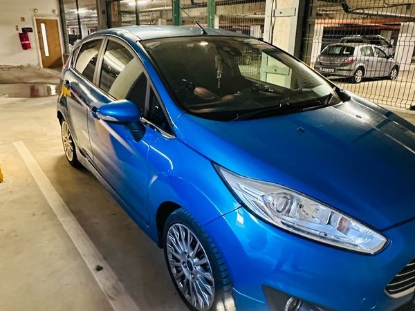 Ford Fiesta Hatchback, Petrol, 2014, Blue