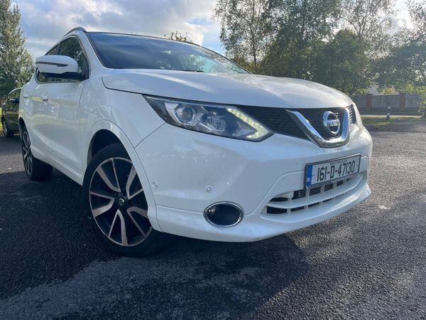Nissan Qashqai Hatchback, Petrol, 2016, White