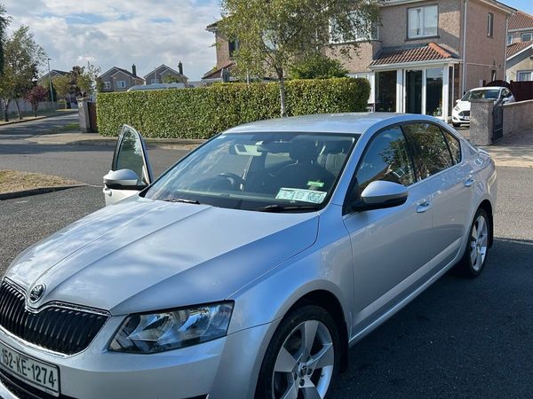 Skoda Octavia Saloon, Diesel, 2015, Silver