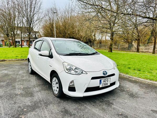 Toyota Aqua Hatchback, Petrol Hybrid, 2014, White