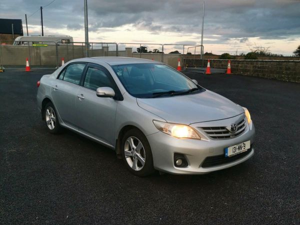 Toyota Corolla Saloon, Diesel, 2013, Silver