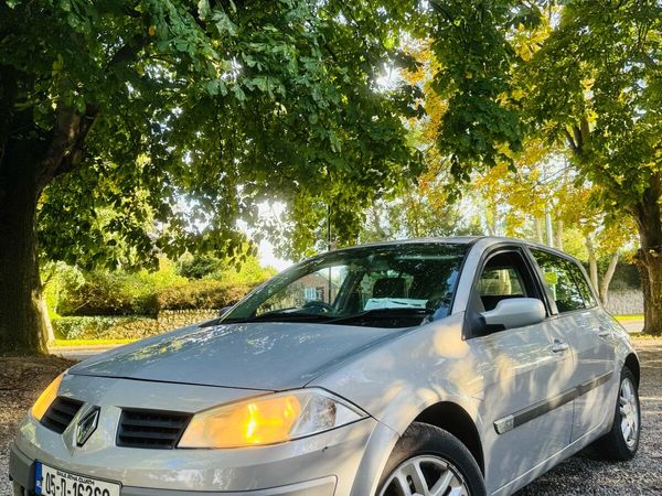 Renault Megane Hatchback, Petrol, 2005, Silver