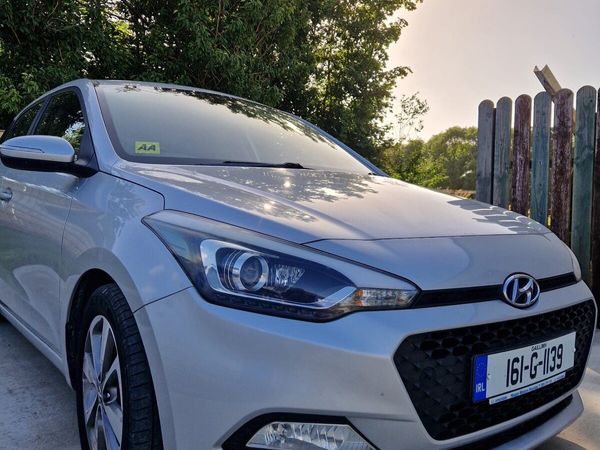 Hyundai i20 Hatchback, Petrol, 2016, Silver