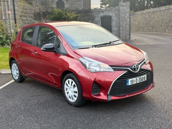 Toyota Yaris Hatchback, Petrol, 2015, Red