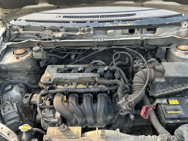 Toyota Corolla Hatchback, Petrol, 2005, Silver