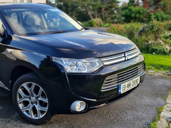 Mitsubishi Outlander SUV, Petrol Plug-in Hybrid, 2015, Black