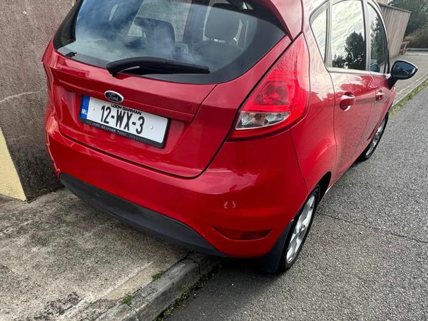 Ford Fiesta Hatchback, Petrol, 2012, Red