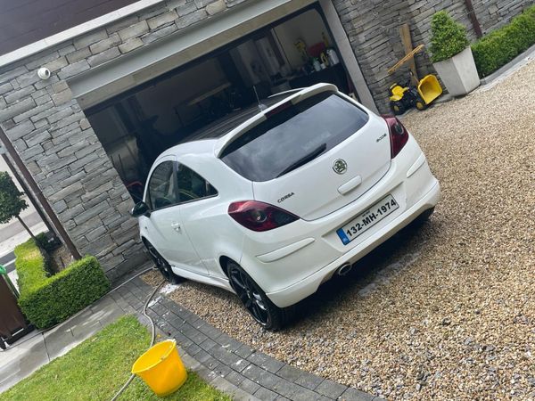 Vauxhall Corsa Hatchback, Diesel, 2013, White