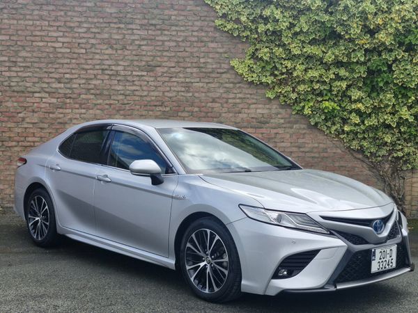 Toyota Camry Saloon, Petrol Hybrid, 2020, Silver