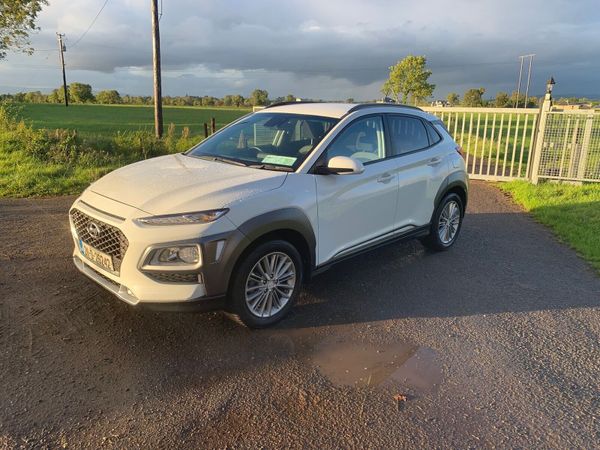 Hyundai KONA MPV, Petrol, 2021, White