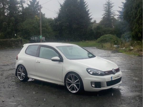 Volkswagen Golf Hatchback, Diesel, 2011, White
