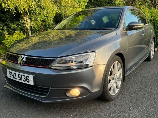 Volkswagen Jetta Saloon, Diesel, 2012, Grey