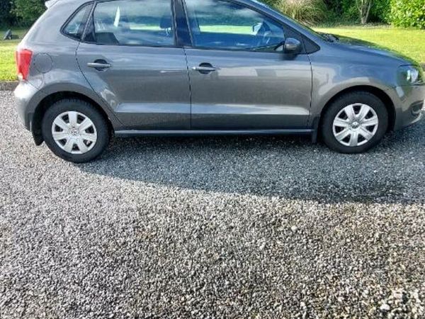 Volkswagen Polo Hatchback, Petrol, 2014, Grey