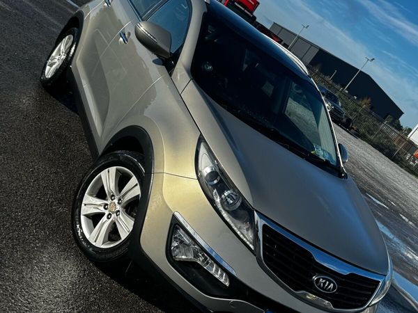 Kia Sportage SUV, Diesel, 2012, Silver