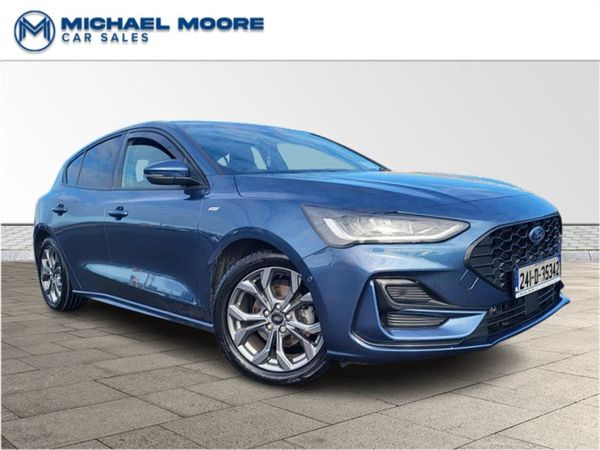 Ford Focus Hatchback, Diesel, 2024, Blue