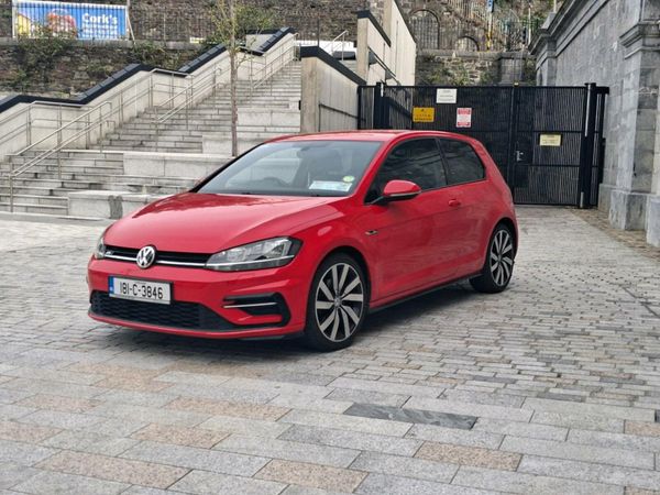 Volkswagen Golf Estate, Petrol, 2018, Red