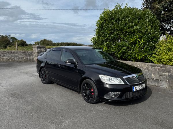 Skoda Octavia Saloon, Diesel, 2012, Black