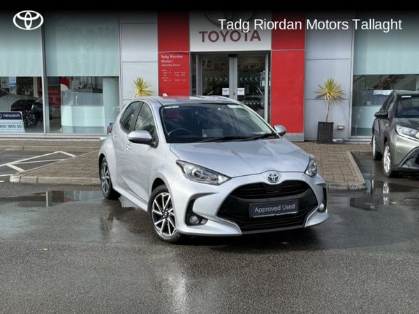 Toyota Yaris Hatchback, Petrol Hybrid, 2022, Silver