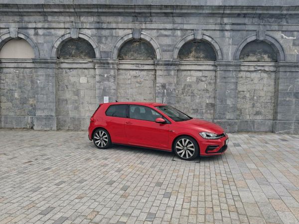 Volkswagen Golf Estate, Petrol, 2018, Red