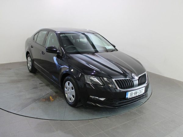 Skoda Octavia Saloon, Diesel, 2018, Black