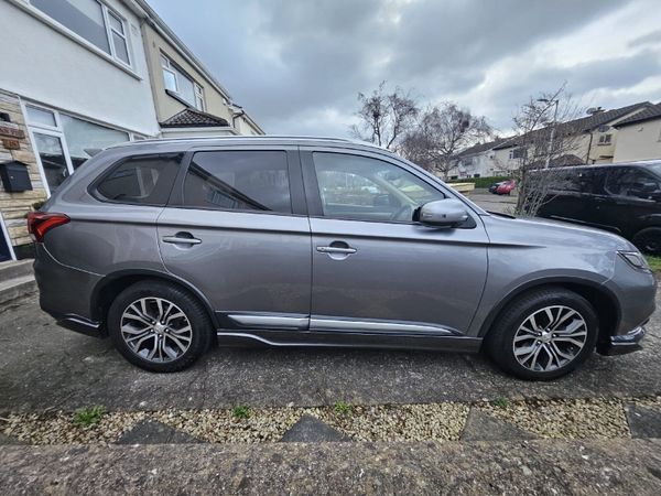 Mitsubishi Outlander SUV, Diesel, 2017, Grey