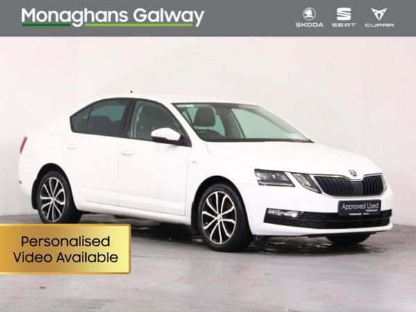 Skoda Octavia Hatchback, Petrol, 2020, White