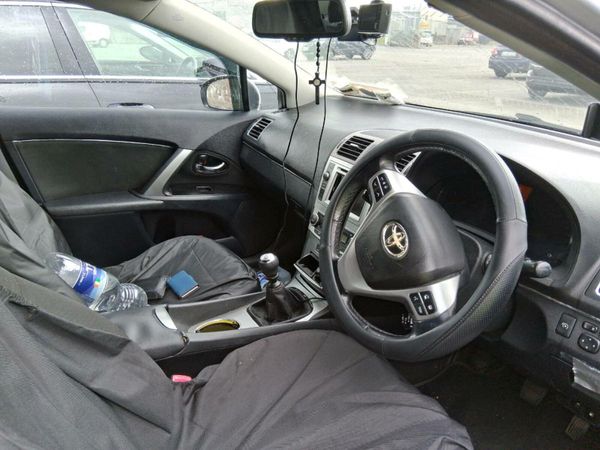 Toyota Avensis Saloon, Diesel, 2014, Silver