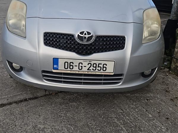 Toyota Yaris Hatchback, Petrol, 2006, Silver