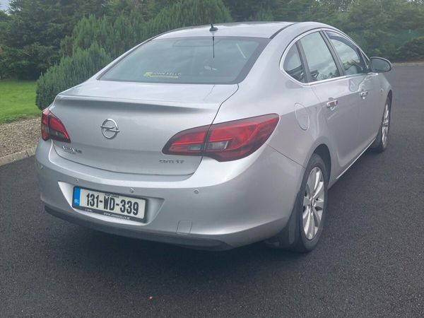 Opel Astra Saloon, Diesel, 2013, Silver