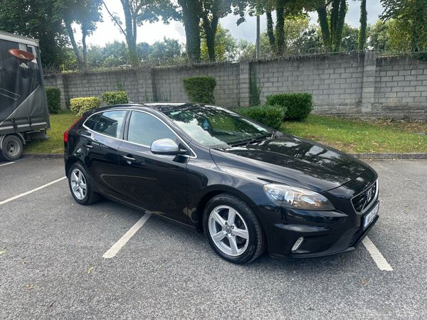 Volvo V40 Hatchback, Diesel, 2014, Black