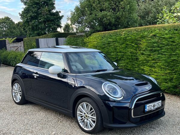 Mini Cooper Hatchback, Electric, 2023, Black