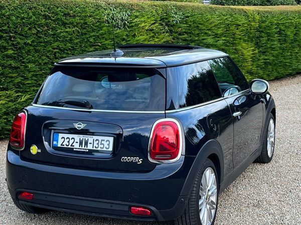 Mini Cooper Hatchback, Electric, 2023, Black