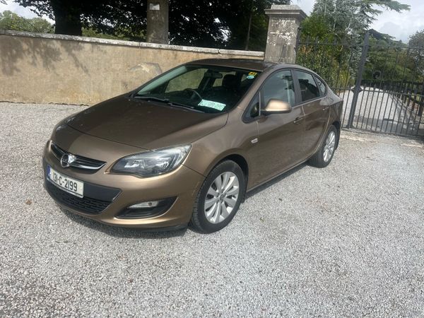 Opel Astra MPV, Petrol, 2013, Silver