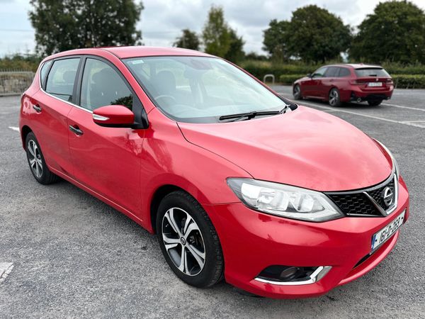 Nissan Pulsar Hatchback, Diesel, 2016, Red