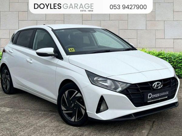 Hyundai i20 Hatchback, Petrol, 2021, White