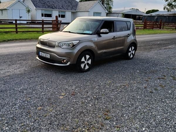 Kia Soul Hatchback, Electric, 2015, Silver