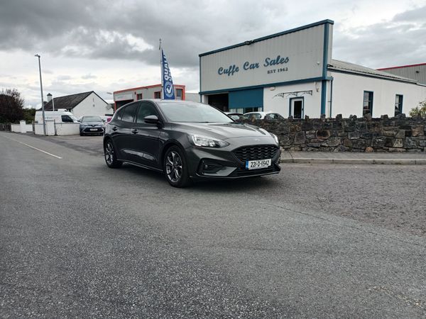 Ford Focus Hatchback, Diesel, 2022, Grey