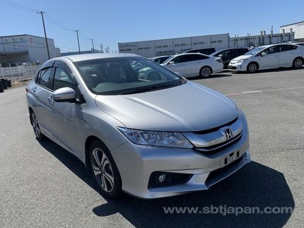 Honda Grace Saloon, Petrol Hybrid, 2015, Silver