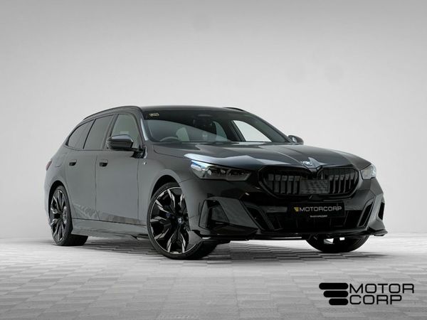BMW 5-Series Estate, Petrol Plug-in Hybrid, 2025, Grey
