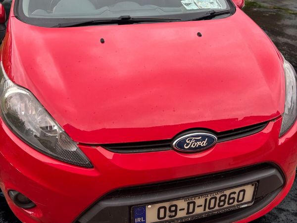 Ford Fiesta Hatchback, Petrol, 2009, Red