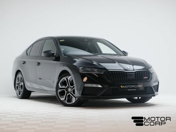 Skoda Octavia Saloon, Diesel, 2022, Black