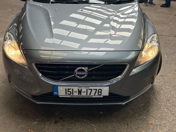 Volvo V40 Hatchback, Diesel, 2015, Grey