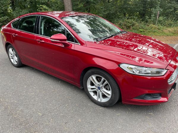 Ford Mondeo Hatchback, Diesel, 2019, Red