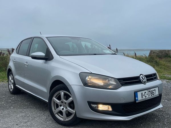 Volkswagen Polo Hatchback, Petrol, 2011, Silver