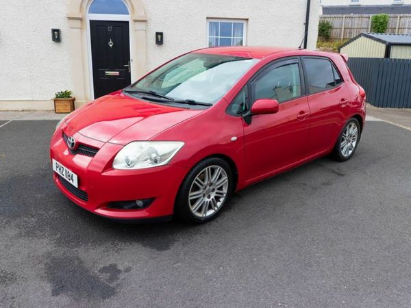 Toyota Auris Hatchback, Diesel, 2008, Red